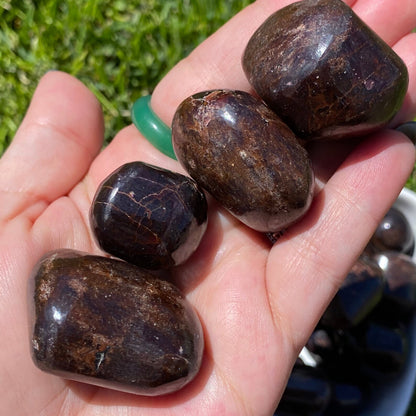 Garnet Tumbled Stones