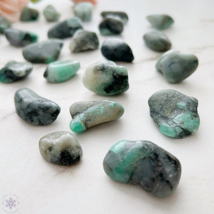 Emerald Tumbled Stones